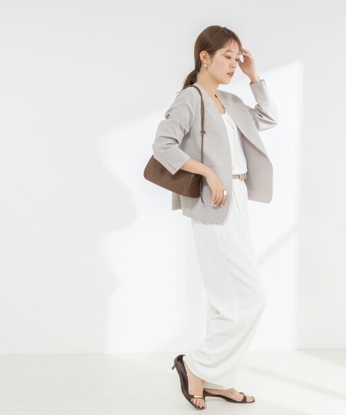 NOLLEY’S(ノーリーズ)の「《セットアップ対応/接触冷感》【BECシリーズ】ハイスペックトロVネックジャケット(ノーカラージャケット・レディース・ライトグレー/ネイビー・38/36)」の13枚目の写真