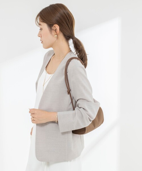 NOLLEY’S(ノーリーズ)の「《セットアップ対応/接触冷感》【BECシリーズ】ハイスペックトロVネックジャケット(ノーカラージャケット・レディース・ライトグレー/ネイビー・38/36)」の16枚目の写真