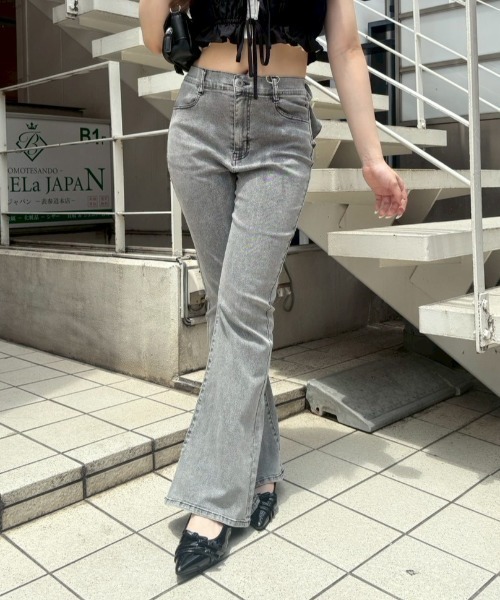 continuer de NICE CLAUP(コンティニューデナイスクラップ)の「バックリボンレースフレアーパンツ(その他パンツ・レディース・スミクロ/その他/ケミカルウォッシュ・SMALL/MEDIUM)」の11枚目の写真