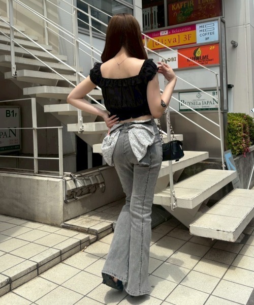 continuer de NICE CLAUP(コンティニューデナイスクラップ)の「バックリボンレースフレアーパンツ(その他パンツ・レディース・スミクロ/その他/ケミカルウォッシュ・SMALL/MEDIUM)」の15枚目の写真