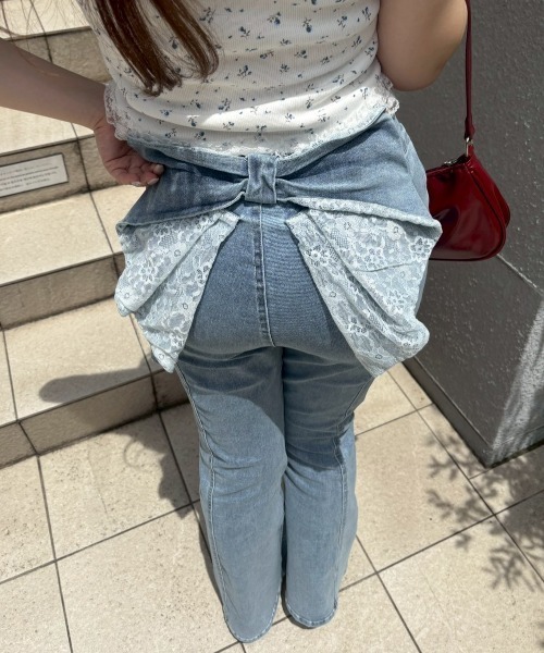 continuer de NICE CLAUP(コンティニューデナイスクラップ)の「バックリボンレースフレアーパンツ(その他パンツ・レディース・スミクロ/その他/ケミカルウォッシュ・SMALL/MEDIUM)」の7枚目の写真