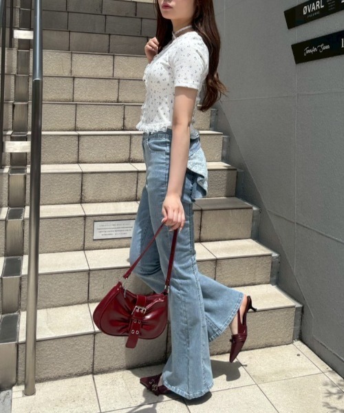 continuer de NICE CLAUP(コンティニューデナイスクラップ)の「バックリボンレースフレアーパンツ(その他パンツ・レディース・スミクロ/その他/ケミカルウォッシュ・SMALL/MEDIUM)」の9枚目の写真