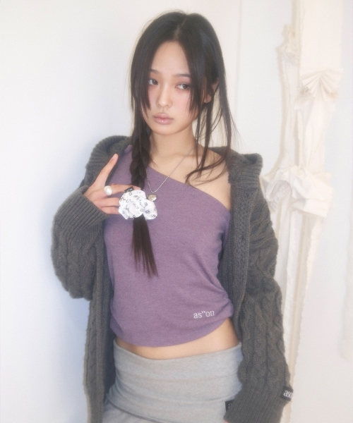 ASON(アズオン)の「MUSE CUT-OUT TEE / PURPLE(Tシャツ/カットソー・レディース・その他・FREE)」の1枚目の写真