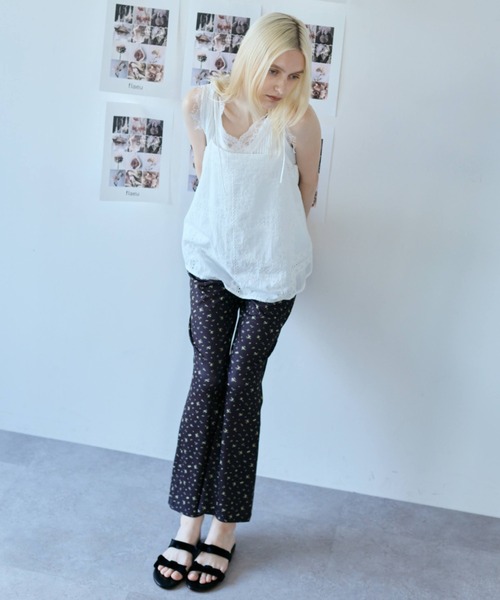 flaeu(フラユ)の「Nostalgic Flower Pants(その他パンツ・レディース・アイボリー/ブラック・FREE)」の1枚目の写真