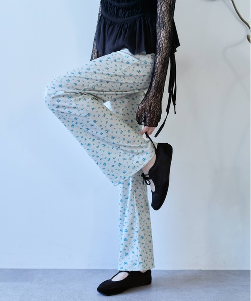 flaeu(フラユ)の「Nostalgic Flower Pants(その他パンツ・レディース・アイボリー/ブラック・FREE)」の3枚目の写真