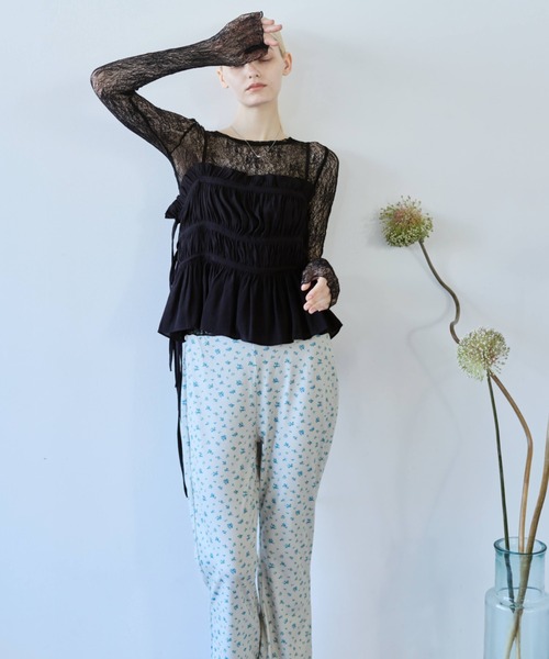 flaeu(フラユ)の「Nostalgic Flower Pants(その他パンツ・レディース・アイボリー/ブラック・FREE)」の6枚目の写真