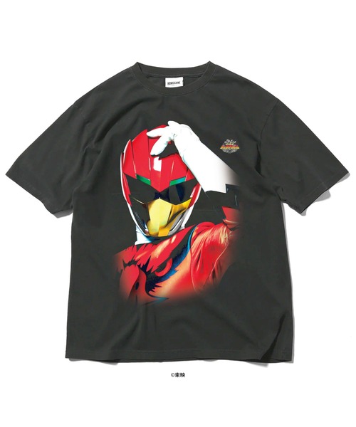 HOMEGAME(ホームゲーム)の「HG250187 スーパー戦隊 × ホームゲーム 【HOMEGAME】 - 半袖Tシャツ 2016 ジュウオウイーグル TEE(Tシャツ/カットソー・メンズ・スミクロ・XX-LARGE/X-LARGE/LARGE/MEDIUM)」の1枚目の写真