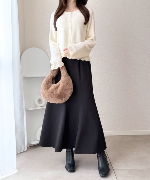 mily bilet（ミウィビレット）の「【mily bilet】裾レースとパールが、大人の甘さを引き立てる。前後2way配色ニットレースカーディガン（カーディガン/ボレロ・レディース・ブルー/レッド/アイボリー/チャコール・LARGE/X-LARGE/SMALL/MEDIUM）」の6枚目の写真