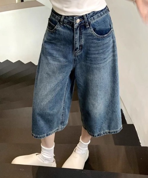LAC-VERT(ラック・ヴェール)の「ワイドデニムハーフパンツ(デニムパンツ・レディース・ブルー系その他/ブラック/ライトブルー・LARGE/MEDIUM)」の3枚目の写真
