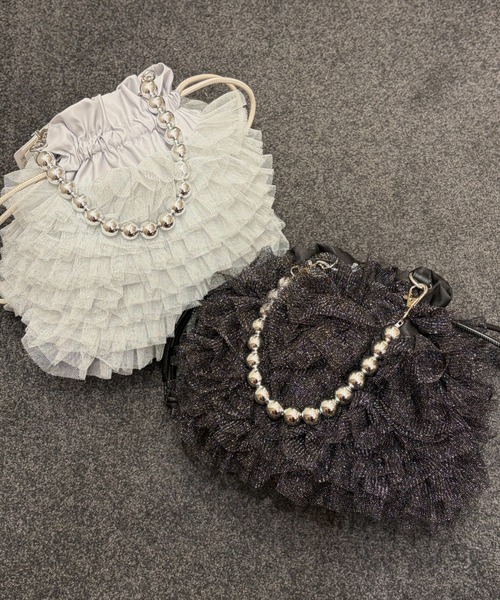 Cupid Heart(キューピッドハート)の「【Cupid Heart】結婚式用!フリルポーチBAG(ショルダーバッグ・レディース・ブラック/シルバー・MEDIUM)」の3枚目の写真