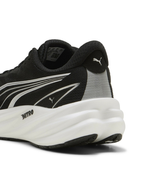 PUMA(プーマ)の「PUMA プーマ メンズ ヴェロシティ ニトロ 5 ワイド ランニングシューズ(スニーカー・メンズ・ブラック/ブラック×ホワイト・26.0cm/28.5cm/28.0cm/26.5cm/27.0cm/27.5cm/25.5cm)」の10枚目の写真