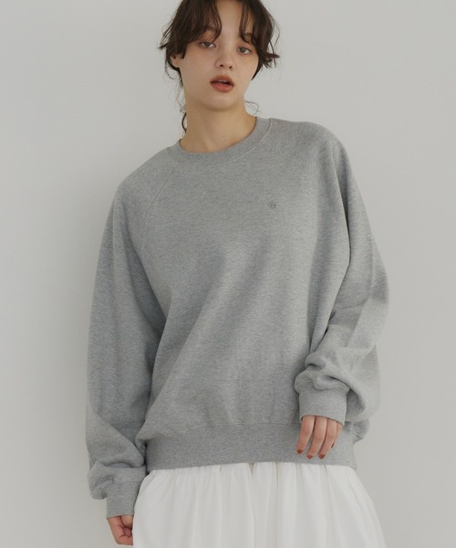 OLUN(オルン)の「"OLUN" Logo Raglan Over Sweat/"OLUN"ロゴ刺繍ラグランオーバースウェット(スウェット・レディース・ブラウン/グレー/アイボリー・FREE)」の2枚目の写真