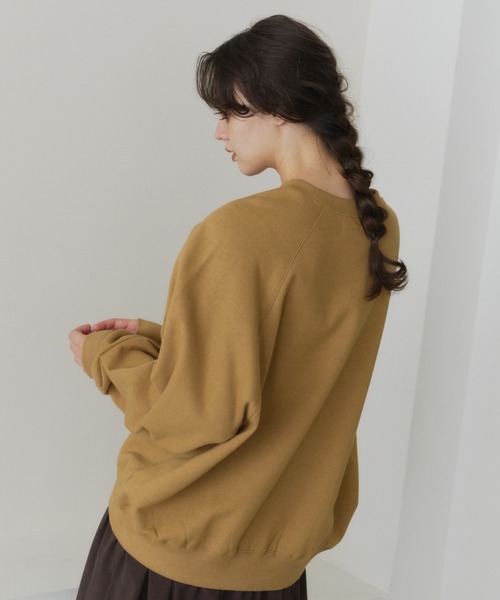 OLUN(オルン)の「"OLUN" Logo Raglan Over Sweat/"OLUN"ロゴ刺繍ラグランオーバースウェット(スウェット・レディース・ブラウン/グレー/アイボリー・FREE)」の15枚目の写真