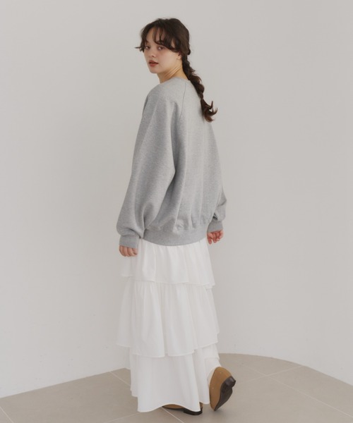 OLUN(オルン)の「"OLUN" Logo Raglan Over Sweat/"OLUN"ロゴ刺繍ラグランオーバースウェット(スウェット・レディース・ブラウン/グレー/アイボリー・FREE)」の11枚目の写真