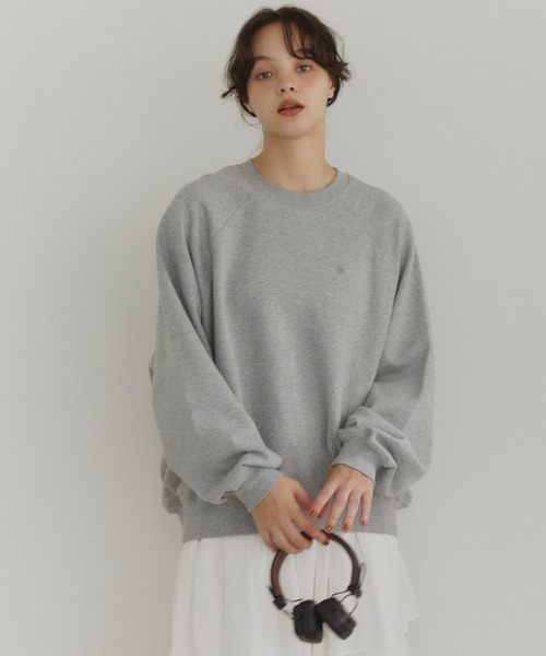 OLUN(オルン)の「"OLUN" Logo Raglan Over Sweat/"OLUN"ロゴ刺繍ラグランオーバースウェット(スウェット・レディース・ブラウン/グレー/アイボリー・FREE)」の10枚目の写真