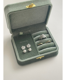 ELYONA（エリオーナー）の「Green Jewelry Case（収納グッズ）」