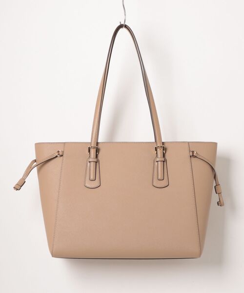 MICHAEL KORS（マイケルコース）の「VOYAGER サフィアーノ レザー トート ラージ（トートバッグ・レディース・キャメル・FREE）」の2枚目の写真