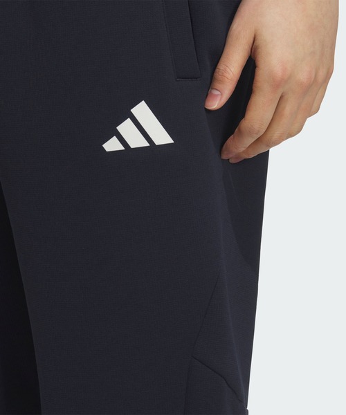 adidas(アディダス)の「アディダスアダプテーション レギュラーフィット アンクル丈 オープンヘムパンツ / アディダス adidas(スウェットパンツ・メンズ・ブルー・XX-LARGE/3XL/LARGE/MEDIUM/SMALL/X-LARGE/X-SMALL)」の4枚目の写真