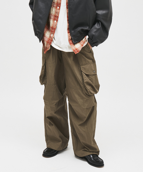 JOURNAL STANDARD(ジャーナルスタンダード)の「Airform / エアフォーム カーゴ パンツ(カーゴパンツ・メンズ・ブラック/カーキ/レンガ・LARGE/MEDIUM)」の2枚目の写真