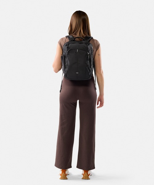 Matador(マタドール)の「Matador/マタドール 18L Personal Item Travel Pack/18L パーソナルアイテム トラベルパック(バックパック/リュック・メンズ・ワインレッド/ブラック/ダークグリーン・FREE)」の20枚目の写真