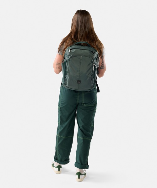 Matador(マタドール)の「Matador/マタドール 18L Personal Item Travel Pack/18L パーソナルアイテム トラベルパック(バックパック/リュック・メンズ・ワインレッド/ブラック/ダークグリーン・FREE)」の13枚目の写真