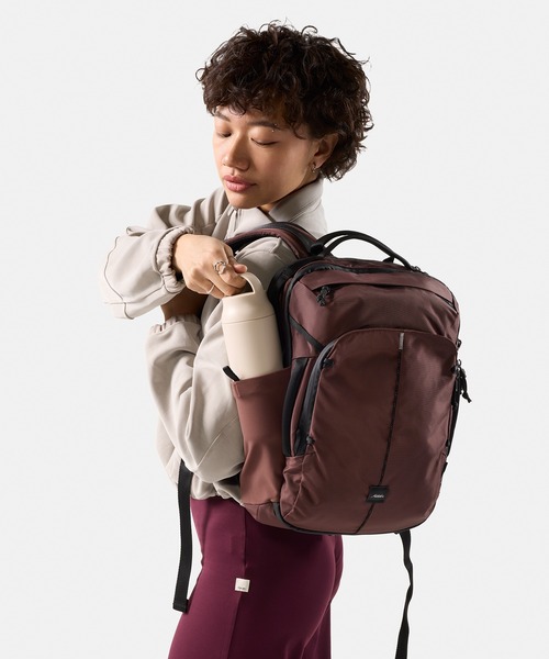 Matador(マタドール)の「Matador/マタドール 18L Personal Item Travel Pack/18L パーソナルアイテム トラベルパック(バックパック/リュック・メンズ・ワインレッド/ブラック/ダークグリーン・FREE)」の12枚目の写真