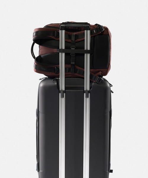 Matador(マタドール)の「Matador/マタドール 18L Personal Item Travel Pack/18L パーソナルアイテム トラベルパック(バックパック/リュック・メンズ・ワインレッド/ブラック/ダークグリーン・FREE)」の6枚目の写真