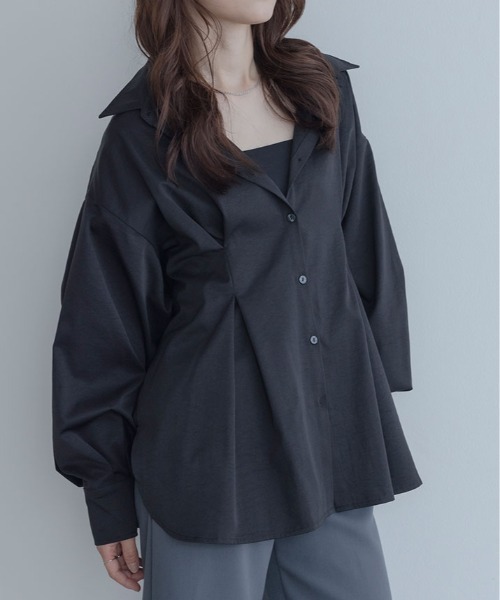 maviru(マヴィル)の「ゆったりなのに、すっきり見える。タック オーバーサイズ シャツ(シャツ/ブラウス・レディース・ブルーグレー/オフホワイト/ブラック・FREE)」の15枚目の写真
