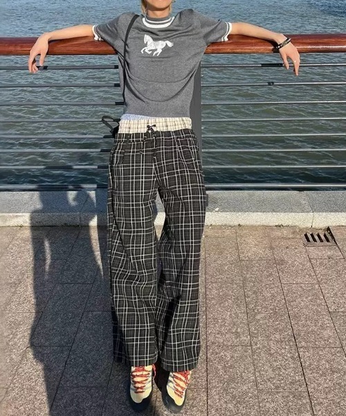 FreeZone(フリーゾーン)の「ダブルウエスト切り替え シワ感チェックワイドパンツ(スウェットパンツ・メンズ・ブラック・SMALL/MEDIUM/LARGE)」の9枚目の写真