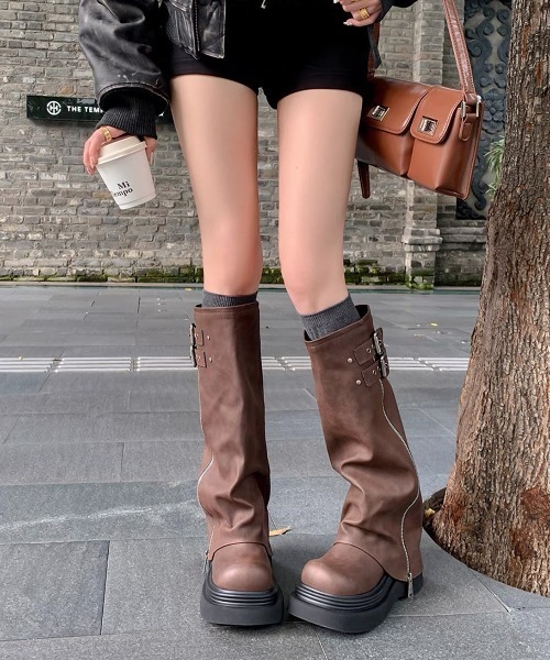Vipoa(ヴィポア)の「Volume cover long boots(ブーツ・レディース・ブラック/ブラウン・SMALL/MEDIUM/LARGE)」の8枚目の写真