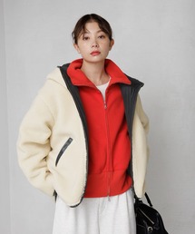 リバーシブルボアショートフーディー