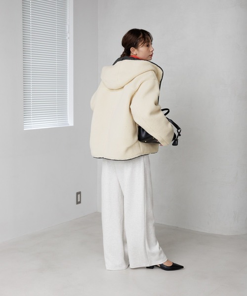 BAYFLOW（ベイフロー）の「リバーシブルボアショートフーディー（ブルゾン・レディース・ホワイト系/ブラック系・フリー）」の4枚目の写真