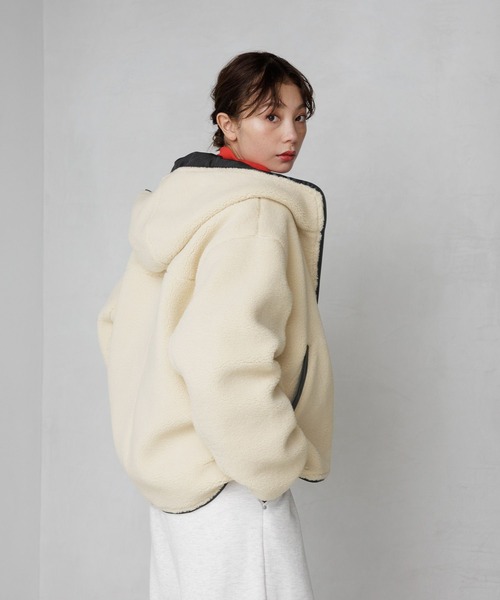 BAYFLOW（ベイフロー）の「リバーシブルボアショートフーディー（ブルゾン・レディース・ホワイト系/ブラック系・フリー）」の10枚目の写真