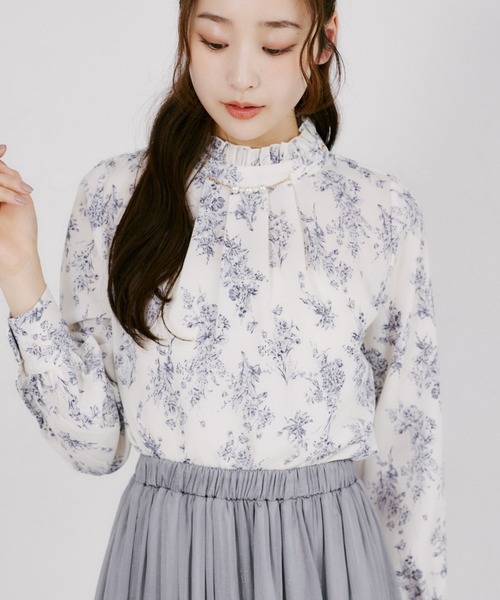 tocco closet(トッコ クローゼット)の「【ZOZO限定】パール×チェーンフリルネックアソートパターンブラウス(シャツ/ブラウス・レディース・ブラック/ホワイト/オフホワイト/ネイビー・M)」の7枚目の写真