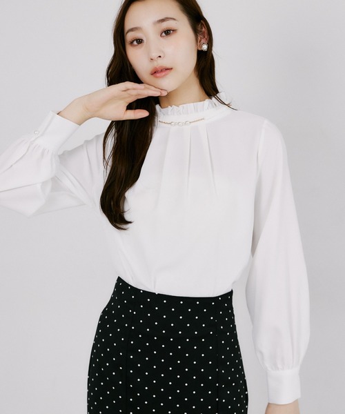 tocco closet(トッコ クローゼット)の「【ZOZO限定】パール×チェーンフリルネックアソートパターンブラウス(シャツ/ブラウス・レディース・ブラック/ホワイト/オフホワイト/ネイビー・M)」の12枚目の写真