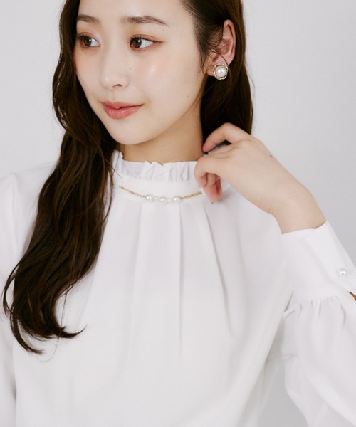 tocco closet(トッコ クローゼット)の「【ZOZO限定】パール×チェーンフリルネックアソートパターンブラウス(シャツ/ブラウス・レディース・ブラック/ホワイト/オフホワイト/ネイビー・M)」の13枚目の写真