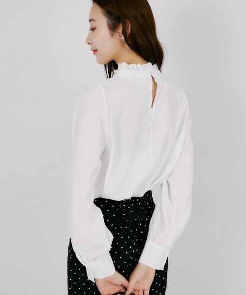 tocco closet(トッコ クローゼット)の「【ZOZO限定】パール×チェーンフリルネックアソートパターンブラウス(シャツ/ブラウス・レディース・ブラック/ホワイト/オフホワイト/ネイビー・M)」の14枚目の写真