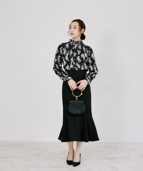 tocco closet(トッコ クローゼット)の「【ZOZO限定】パール×チェーンフリルネックアソートパターンブラウス(シャツ/ブラウス・レディース・ブラック/ホワイト/オフホワイト/ネイビー・M)」の15枚目の写真
