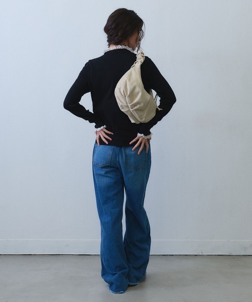 Clum(クルム)の「pearl button lace trim knit top / パールボタンレーストリムニットトップス(Tシャツ/カットソー・レディース・ホワイト/ブラック・FREE)」の11枚目の写真