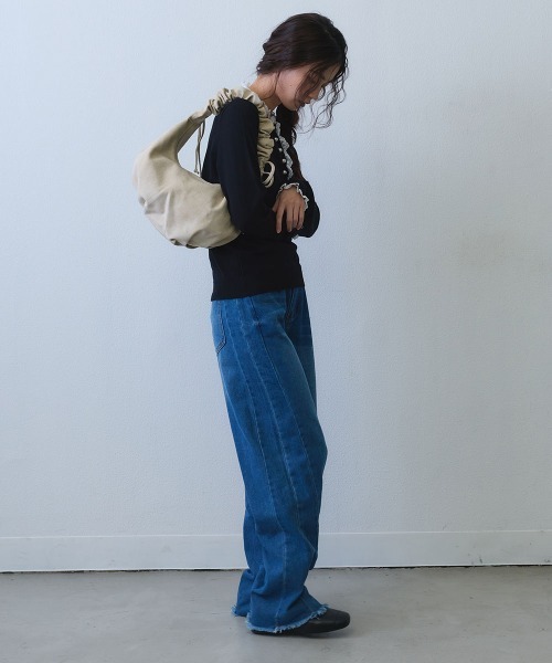 Clum(クルム)の「pearl button lace trim knit top / パールボタンレーストリムニットトップス(Tシャツ/カットソー・レディース・ホワイト/ブラック・FREE)」の12枚目の写真
