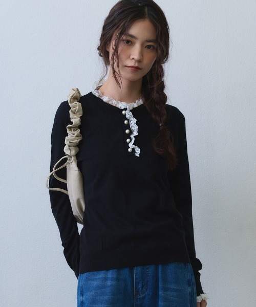 Clum(クルム)の「pearl button lace trim knit top / パールボタンレーストリムニットトップス(Tシャツ/カットソー・レディース・ホワイト/ブラック・FREE)」の19枚目の写真