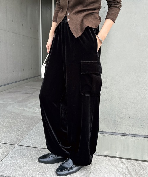 andme(アンドミー)の「ベロアイージーカーゴパンツ(その他パンツ・レディース・ブルー/ブラック・L/M)」の21枚目の写真