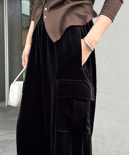 andme(アンドミー)の「ベロアイージーカーゴパンツ(その他パンツ・レディース・ブルー/ブラック・L/M)」の22枚目の写真