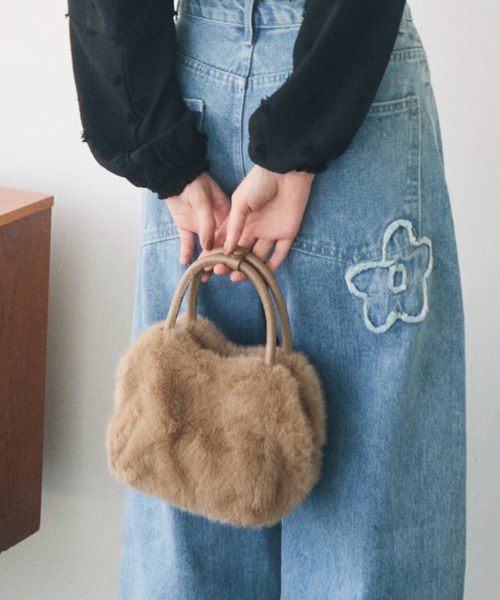 Crisp(クリスプ)の「2way square fur mini bag / 2wayスクエアファーミニバッグ(ハンドバッグ・レディース・ブラウン/アイボリー・FREE)」の2枚目の写真