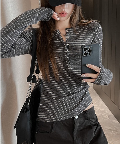 Bifrost(ビフレスト)の「ボタン付きボーダーカットソー(Tシャツ/カットソー・レディース・キャメル/ダークグレー/グレー・FREE)」の15枚目の写真