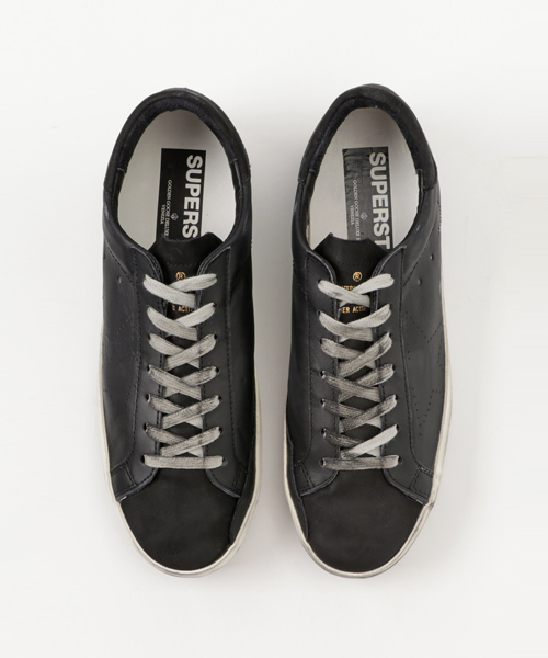 GOLDEN GOOSE（ゴールデングース）の「GOLDEN GOOSE DELUXE BRAND レザーローカットスニーカー GCOMS590（スニーカー・メンズ・ホワイト/ブラック・42/41）」の6枚目の写真