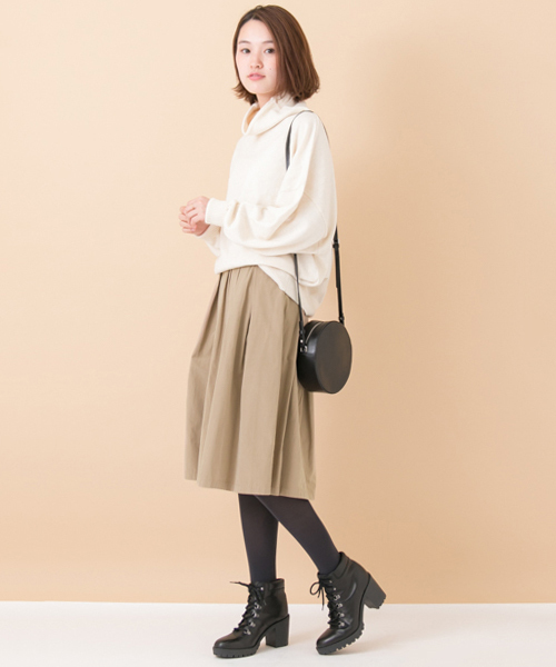 URBAN RESEARCH（アーバンリサーチ）の「 UR ピーチギャザーフレアスカート（スカート・レディース・キャメル/ベージュ/スミクロ・FREE）」の12枚目の写真