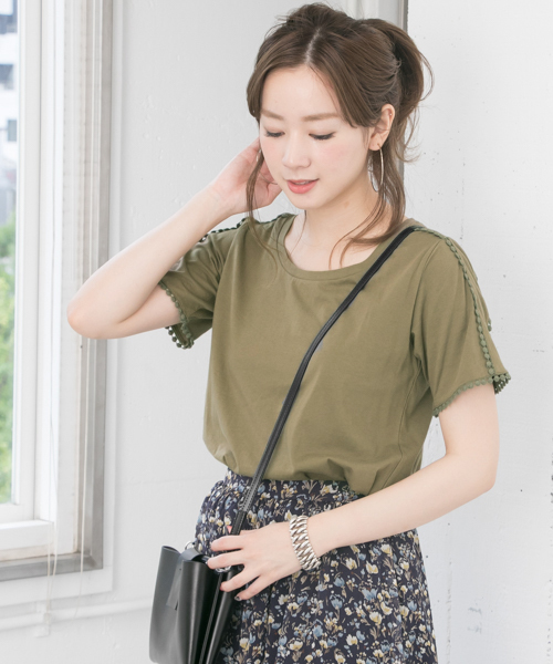 URBAN RESEARCH（アーバンリサーチ）の「つぶつぶレースTシャツ（Tシャツ/カットソー・レディース・カーキ/ブラック/イエロー/オフホワイト・FREE）」の4枚目の写真