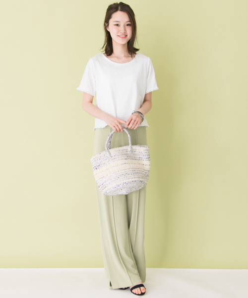 URBAN RESEARCH（アーバンリサーチ）の「つぶつぶレースTシャツ（Tシャツ/カットソー・レディース・カーキ/ブラック/イエロー/オフホワイト・FREE）」の5枚目の写真