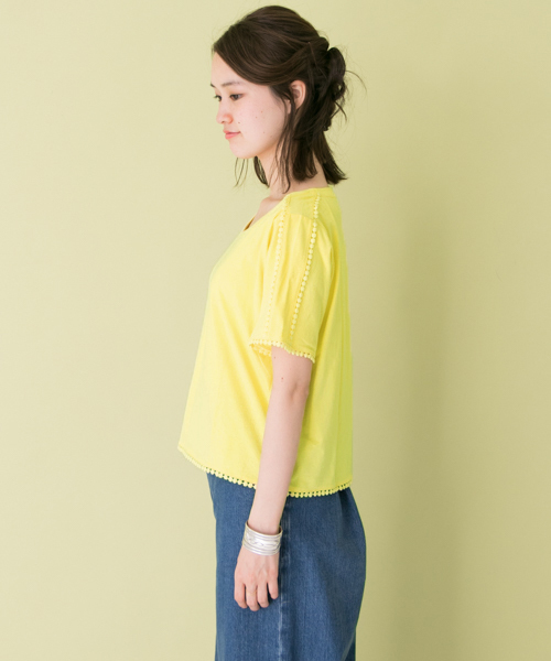 URBAN RESEARCH（アーバンリサーチ）の「つぶつぶレースTシャツ（Tシャツ/カットソー・レディース・カーキ/ブラック/イエロー/オフホワイト・FREE）」の14枚目の写真